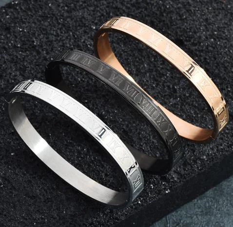 Elegant Circle Bangle
